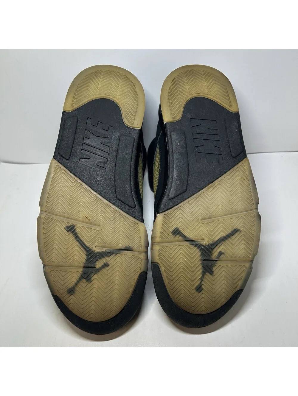 Air Jordan 5 Retro Black Metallic 2016 - Size 7.5 - (845035-003)